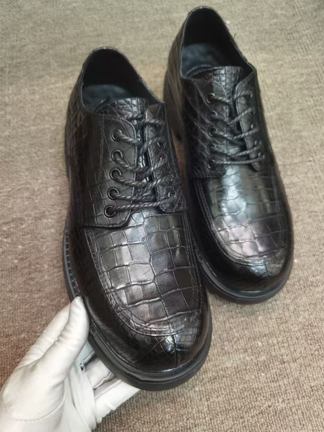 أحذية رياضية رجالية فاخرة من ج - مراجعة Men Shoes Official وسعره