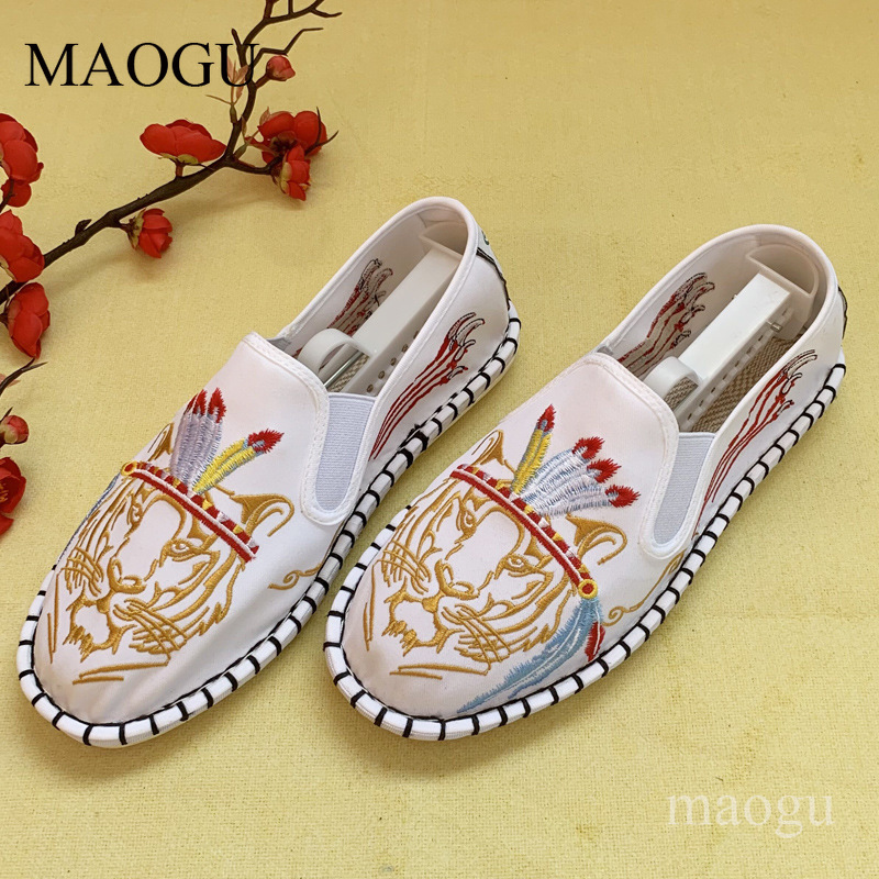 أحذية سهلة الارتداء بتطريز على - مراجعة Loafer Slip On Men وسعره